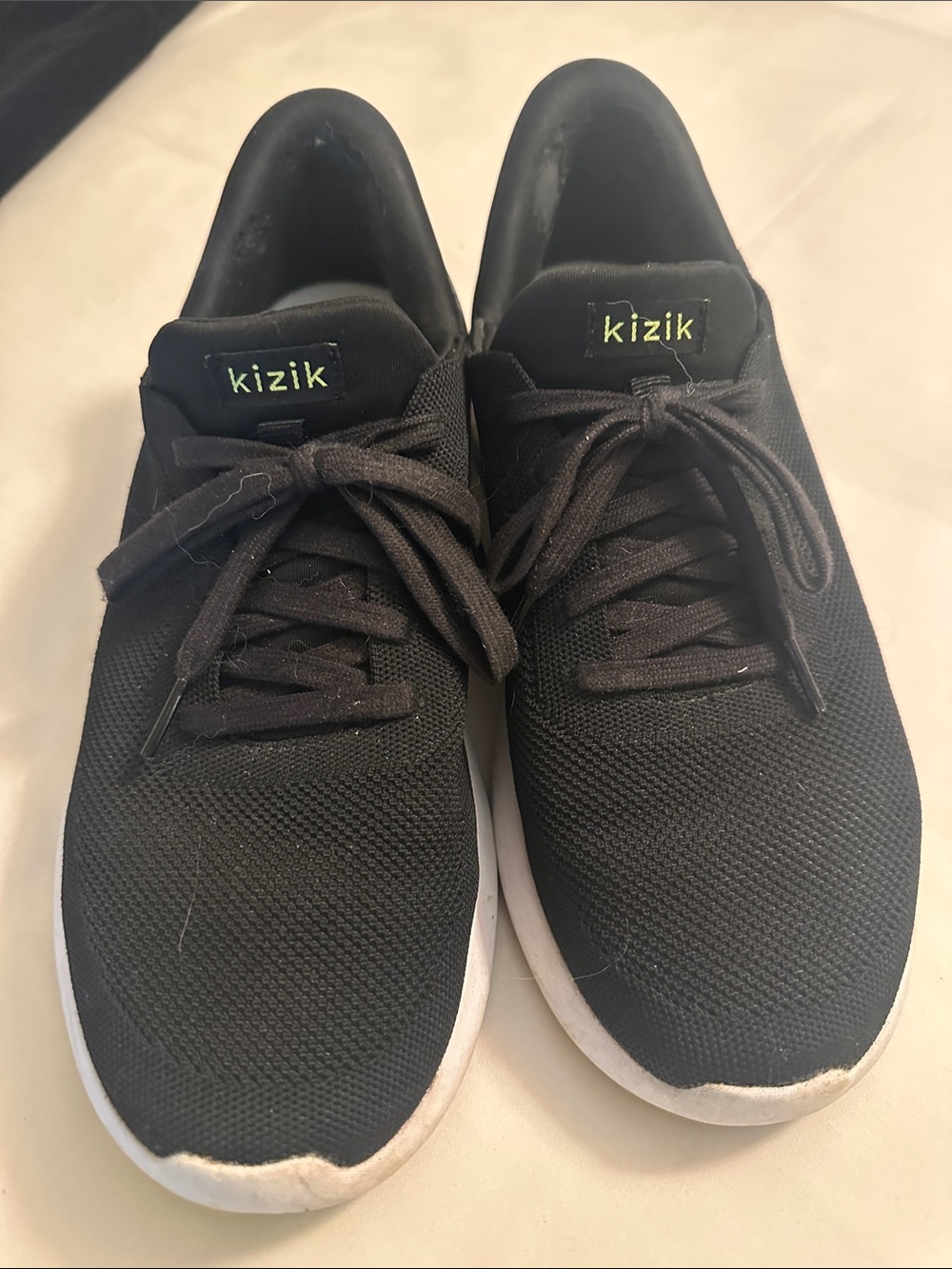 Kizik Athens Knit Black Mens Sneakers size 10 good condition